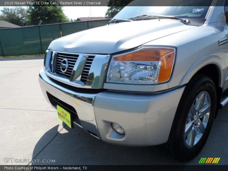 Radiant Silver / Charcoal 2010 Nissan Titan SE Crew Cab
