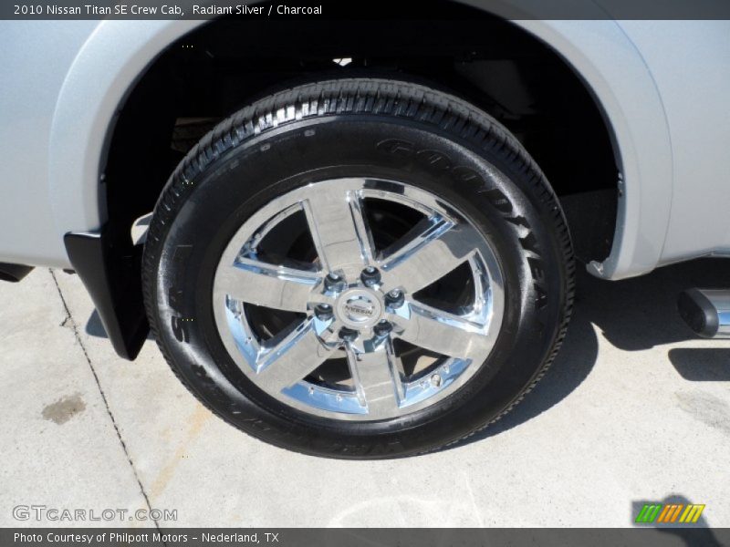 Radiant Silver / Charcoal 2010 Nissan Titan SE Crew Cab