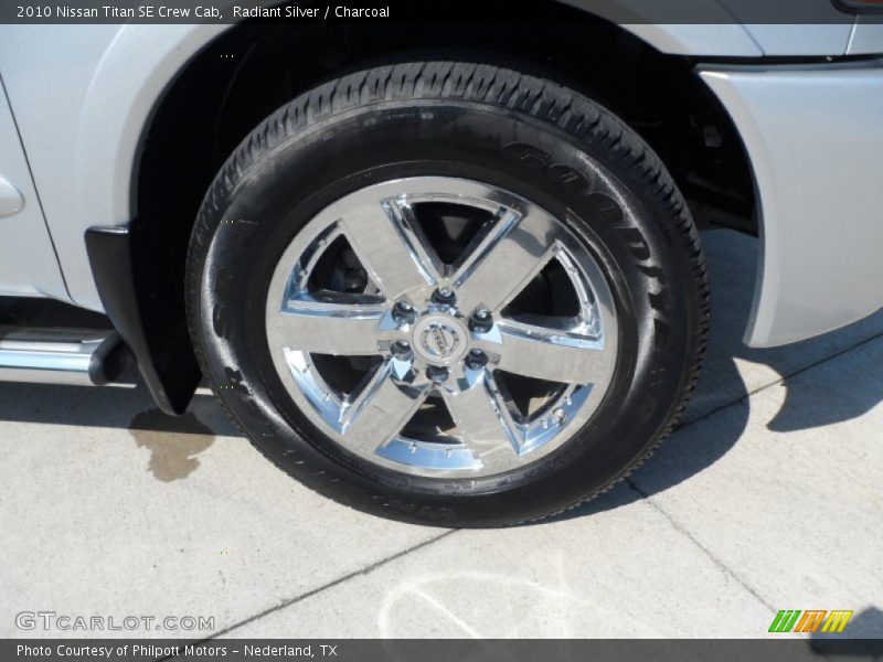 Radiant Silver / Charcoal 2010 Nissan Titan SE Crew Cab