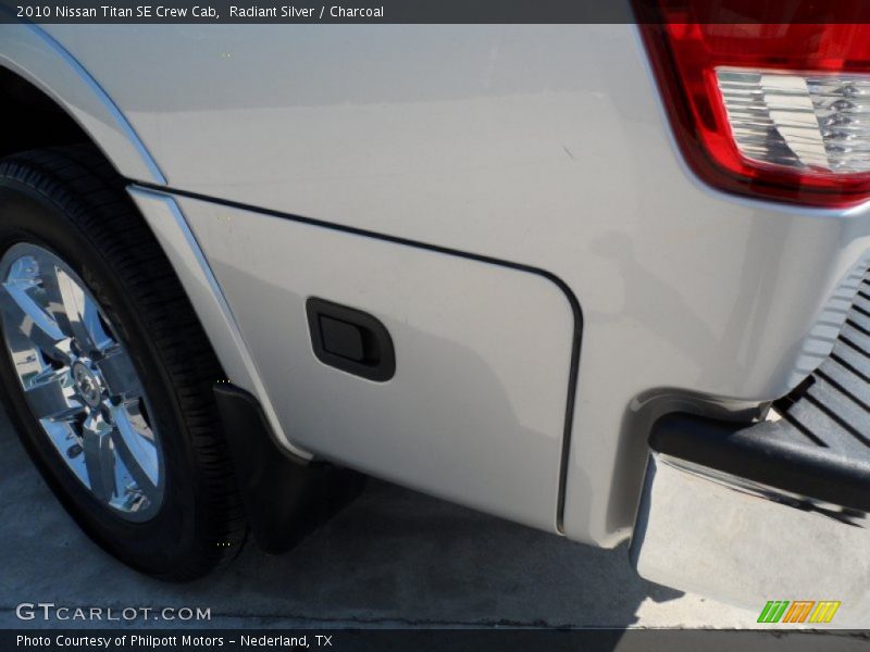 Radiant Silver / Charcoal 2010 Nissan Titan SE Crew Cab