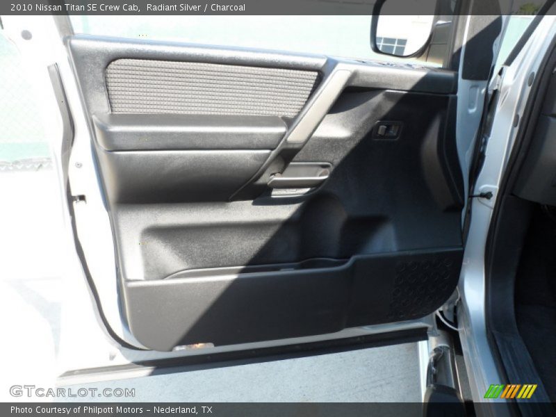 Radiant Silver / Charcoal 2010 Nissan Titan SE Crew Cab