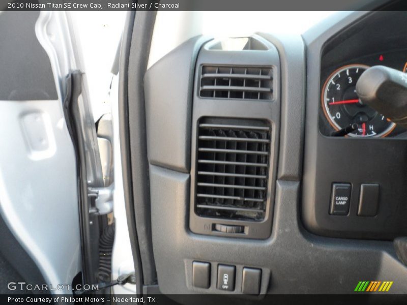 Radiant Silver / Charcoal 2010 Nissan Titan SE Crew Cab