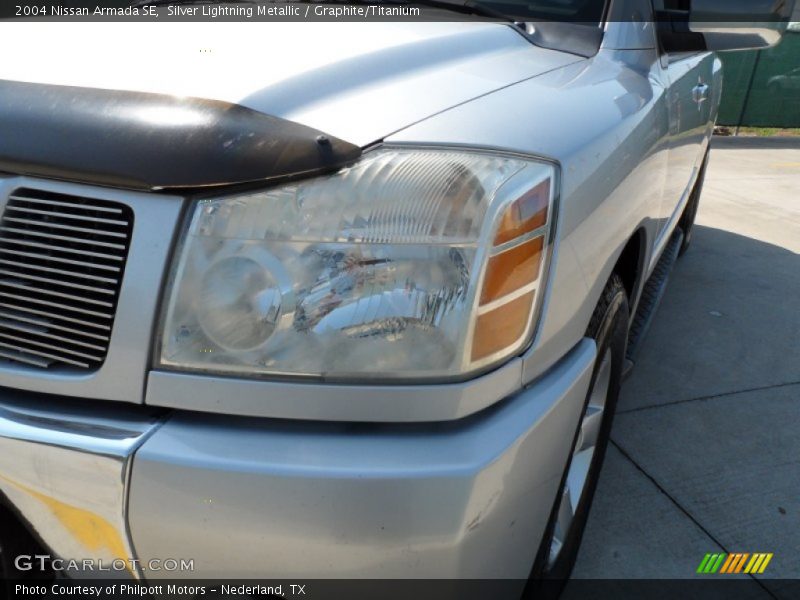 Silver Lightning Metallic / Graphite/Titanium 2004 Nissan Armada SE