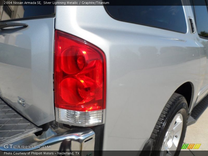 Silver Lightning Metallic / Graphite/Titanium 2004 Nissan Armada SE