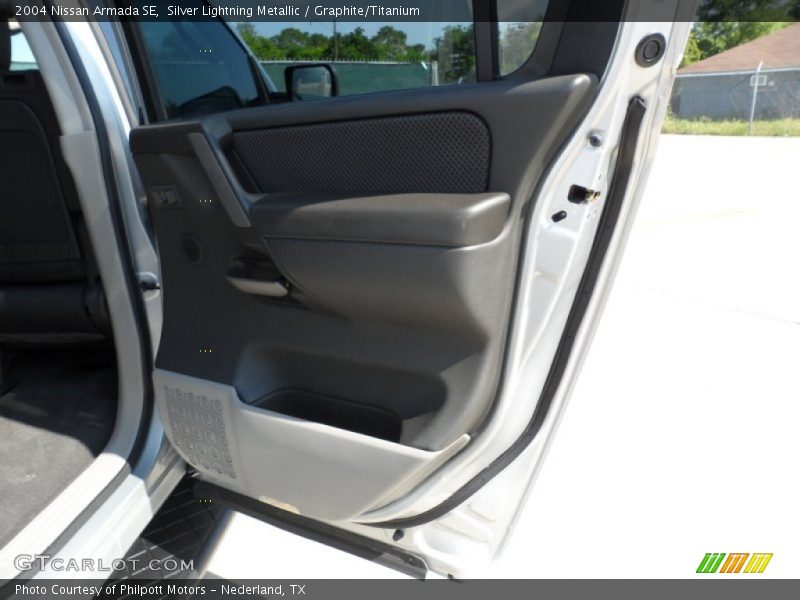 Silver Lightning Metallic / Graphite/Titanium 2004 Nissan Armada SE