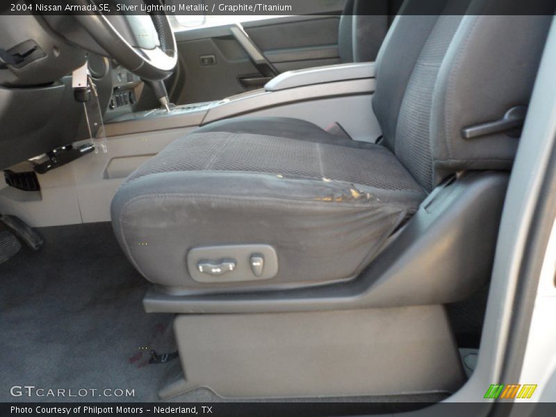 Silver Lightning Metallic / Graphite/Titanium 2004 Nissan Armada SE
