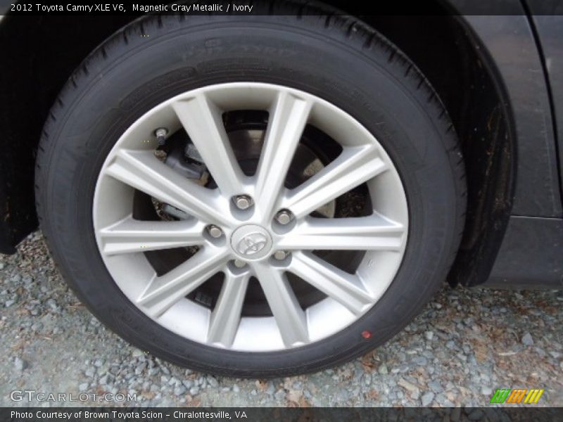 Magnetic Gray Metallic / Ivory 2012 Toyota Camry XLE V6