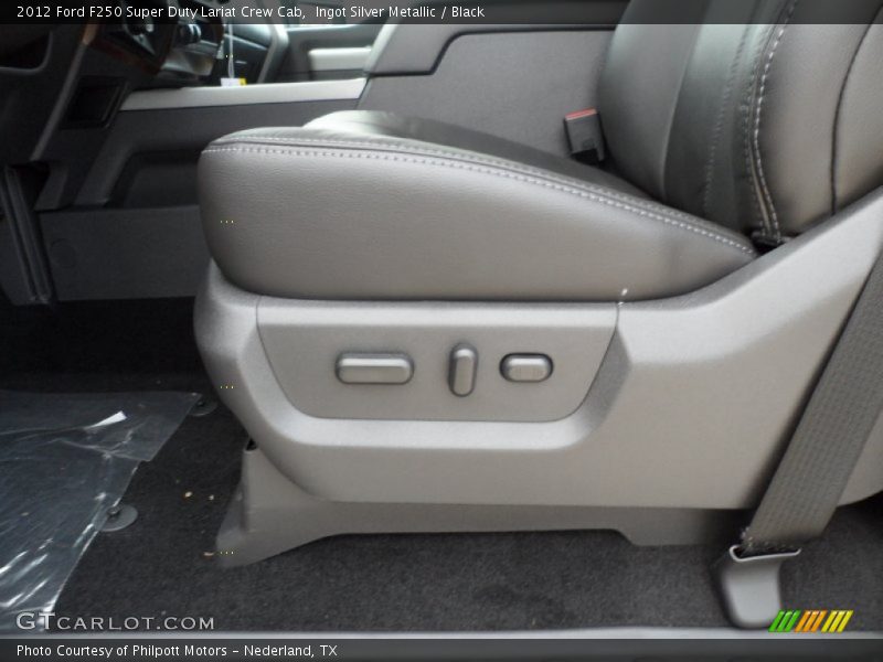 Ingot Silver Metallic / Black 2012 Ford F250 Super Duty Lariat Crew Cab