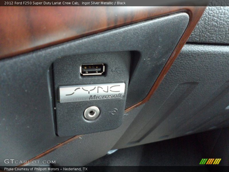 Ingot Silver Metallic / Black 2012 Ford F250 Super Duty Lariat Crew Cab