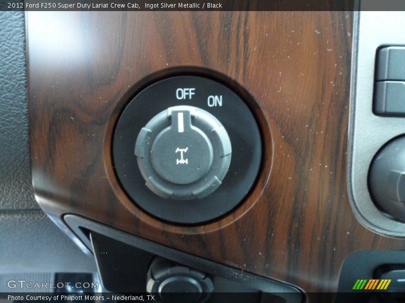 Ingot Silver Metallic / Black 2012 Ford F250 Super Duty Lariat Crew Cab