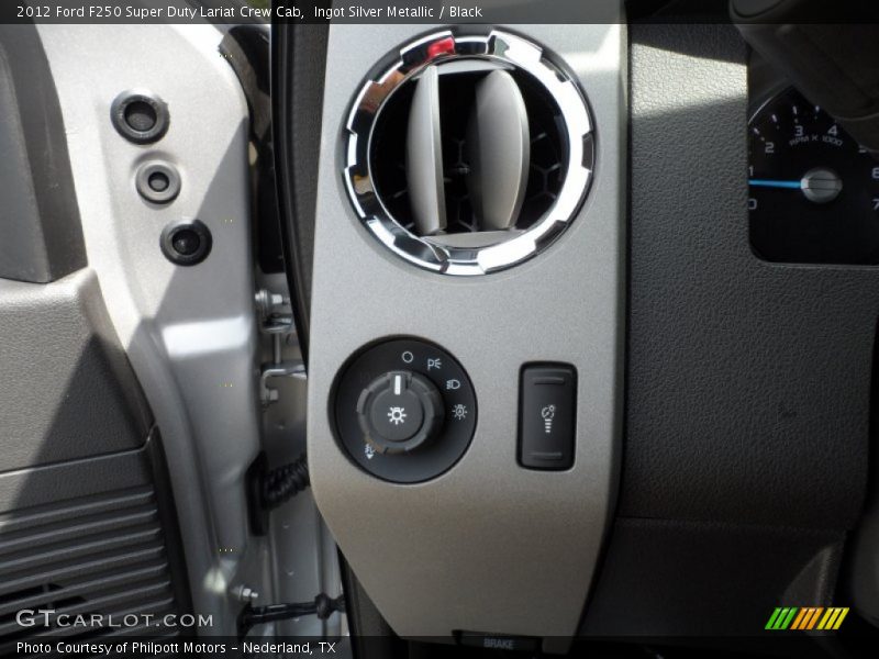 Ingot Silver Metallic / Black 2012 Ford F250 Super Duty Lariat Crew Cab