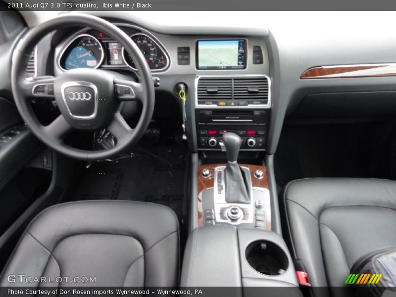 Dashboard of 2011 Q7 3.0 TFSI quattro
