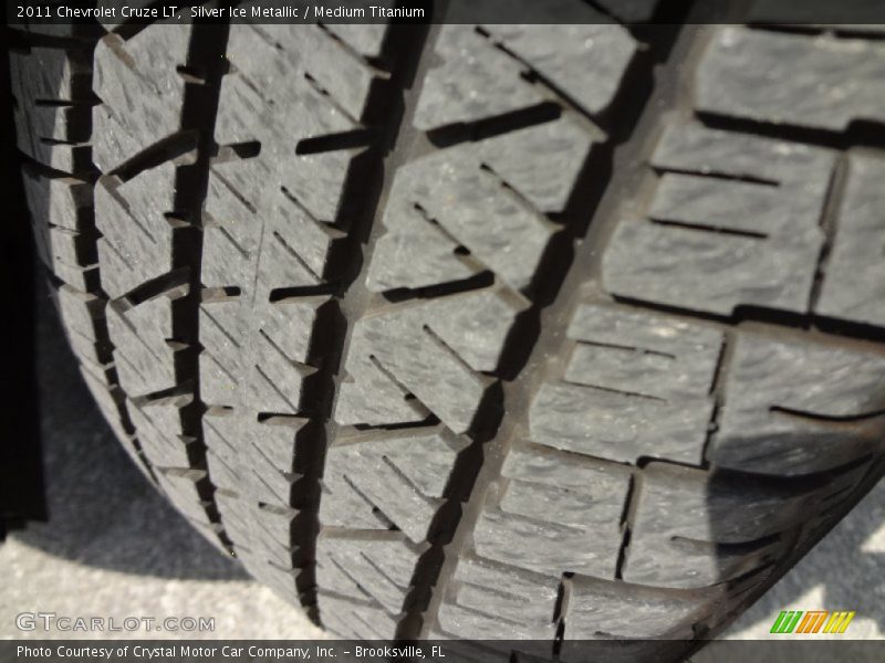 Silver Ice Metallic / Medium Titanium 2011 Chevrolet Cruze LT