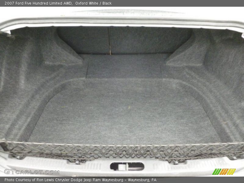  2007 Five Hundred Limited AWD Trunk