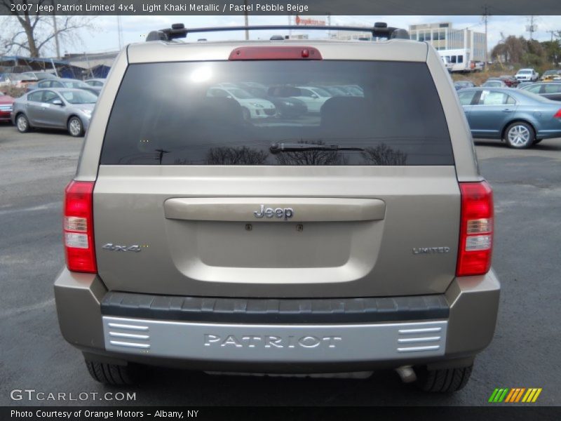 Light Khaki Metallic / Pastel Pebble Beige 2007 Jeep Patriot Limited 4x4