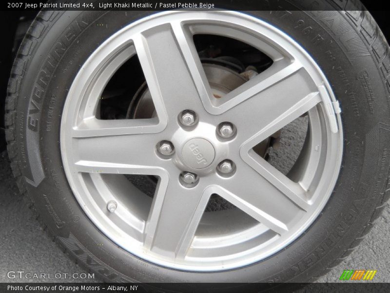 Light Khaki Metallic / Pastel Pebble Beige 2007 Jeep Patriot Limited 4x4