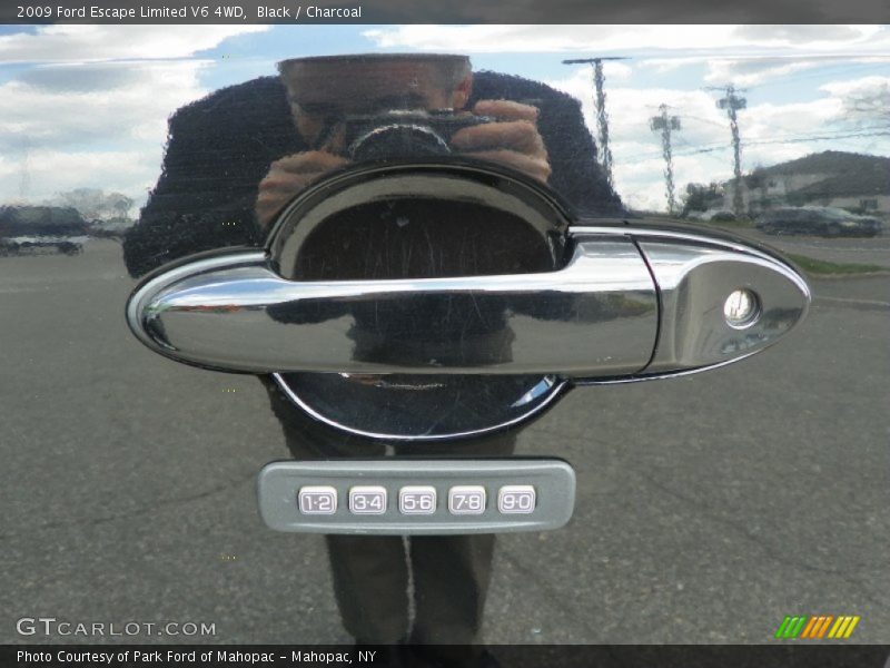 Black / Charcoal 2009 Ford Escape Limited V6 4WD