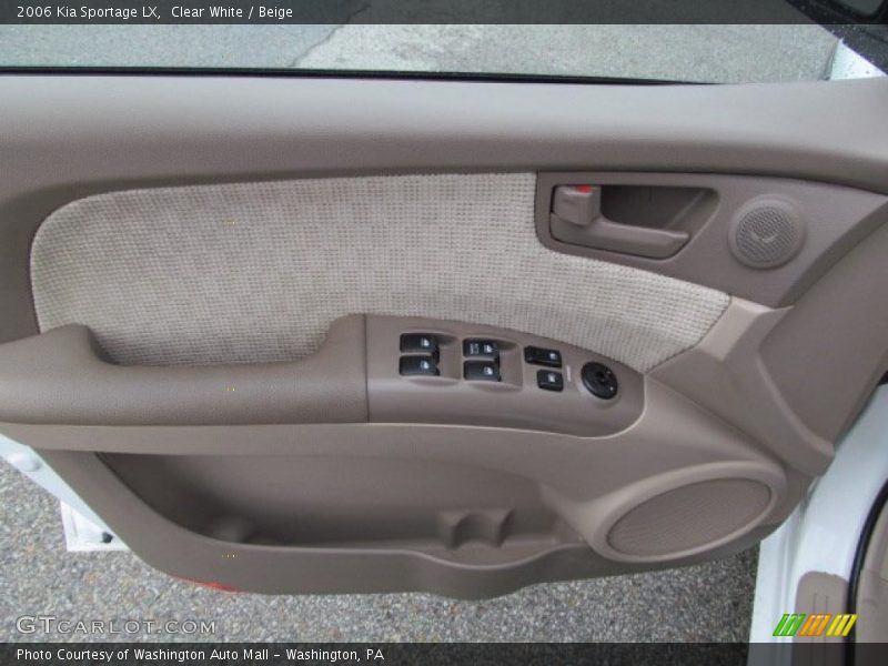 Clear White / Beige 2006 Kia Sportage LX