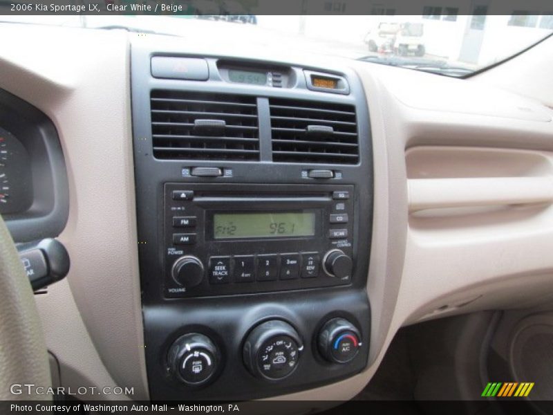 Clear White / Beige 2006 Kia Sportage LX