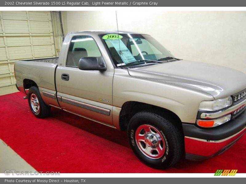 Light Pewter Metallic / Graphite Gray 2002 Chevrolet Silverado 1500 LS Regular Cab