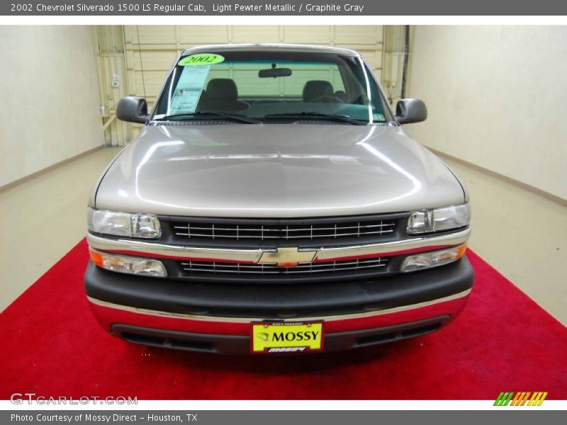 Light Pewter Metallic / Graphite Gray 2002 Chevrolet Silverado 1500 LS Regular Cab