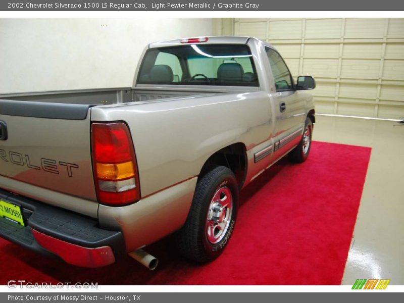 Light Pewter Metallic / Graphite Gray 2002 Chevrolet Silverado 1500 LS Regular Cab