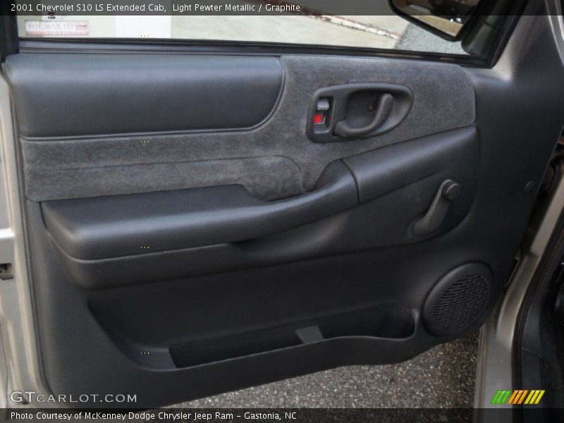 Light Pewter Metallic / Graphite 2001 Chevrolet S10 LS Extended Cab