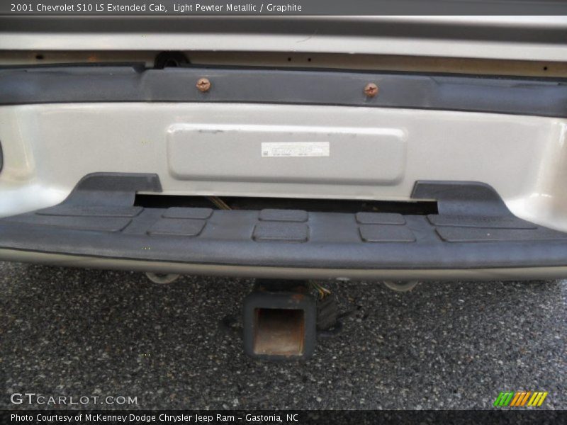 Light Pewter Metallic / Graphite 2001 Chevrolet S10 LS Extended Cab