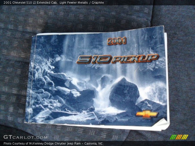 Light Pewter Metallic / Graphite 2001 Chevrolet S10 LS Extended Cab