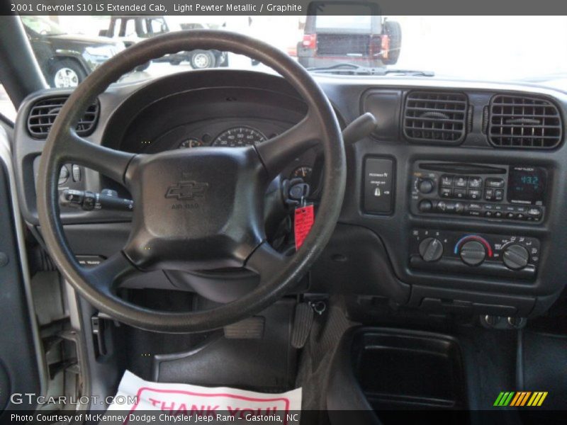 Light Pewter Metallic / Graphite 2001 Chevrolet S10 LS Extended Cab