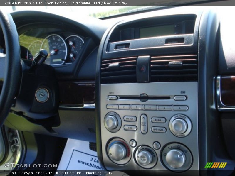 Dover White Pearl / Medium Gray 2009 Mitsubishi Galant Sport Edition