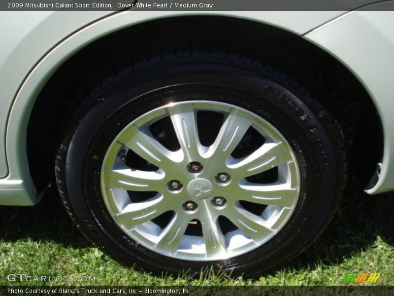 Dover White Pearl / Medium Gray 2009 Mitsubishi Galant Sport Edition