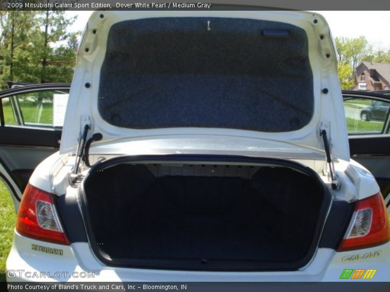 Dover White Pearl / Medium Gray 2009 Mitsubishi Galant Sport Edition