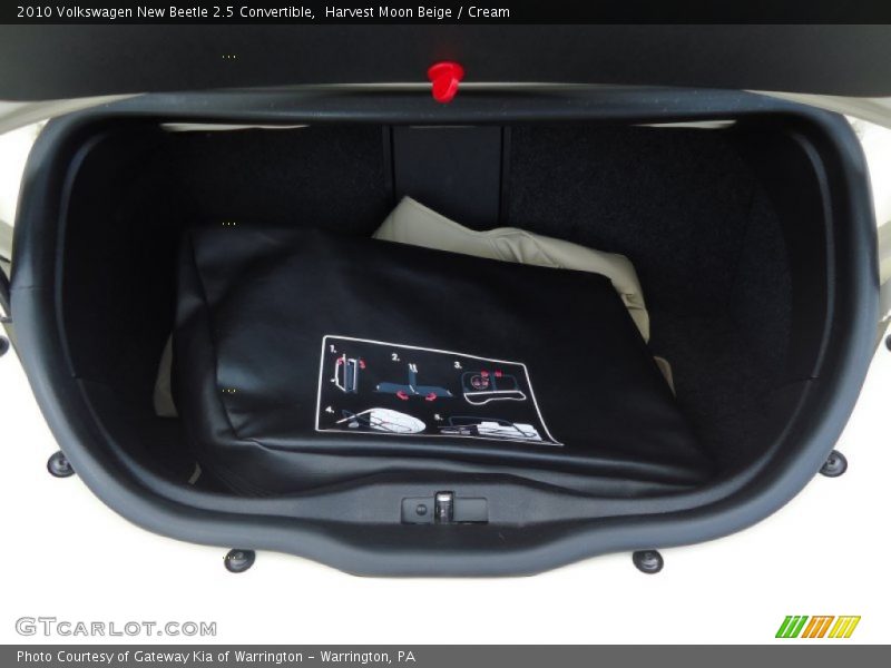 Harvest Moon Beige / Cream 2010 Volkswagen New Beetle 2.5 Convertible