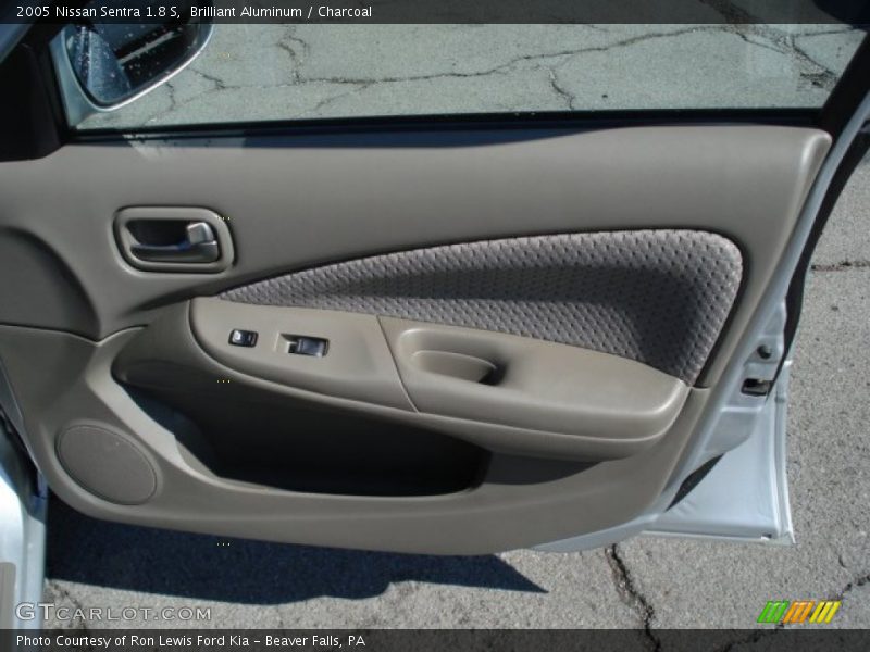 Brilliant Aluminum / Charcoal 2005 Nissan Sentra 1.8 S