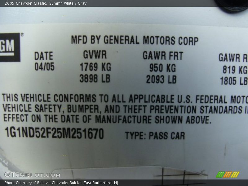 Summit White / Gray 2005 Chevrolet Classic
