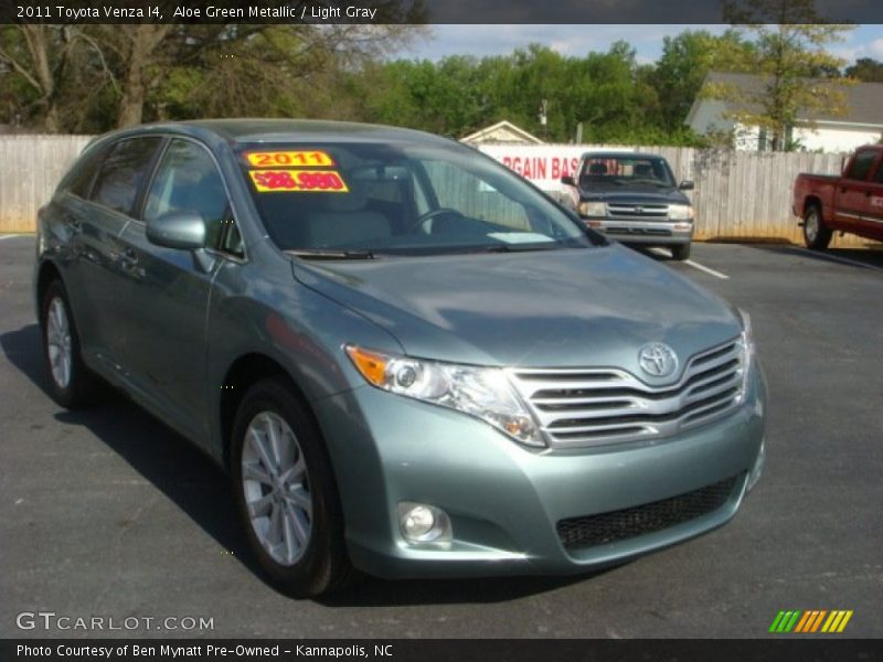 Aloe Green Metallic / Light Gray 2011 Toyota Venza I4