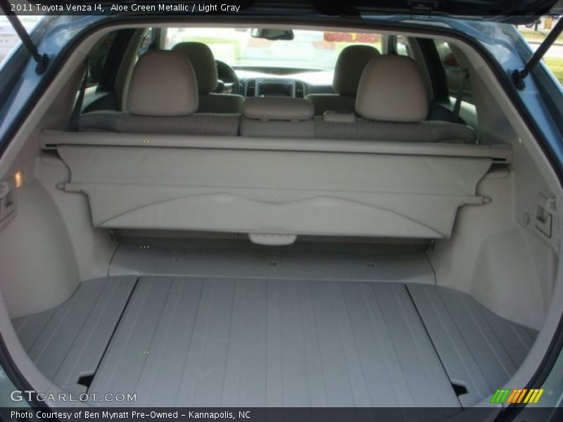 Aloe Green Metallic / Light Gray 2011 Toyota Venza I4
