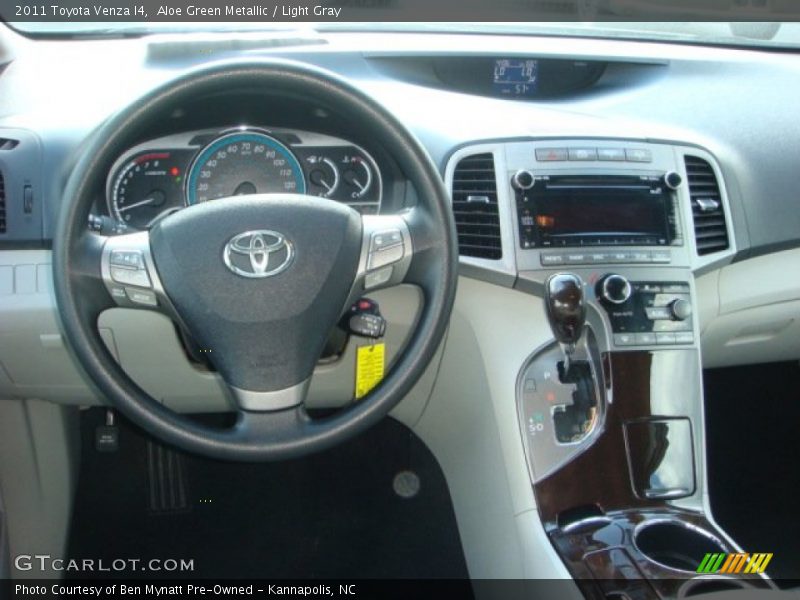 Aloe Green Metallic / Light Gray 2011 Toyota Venza I4