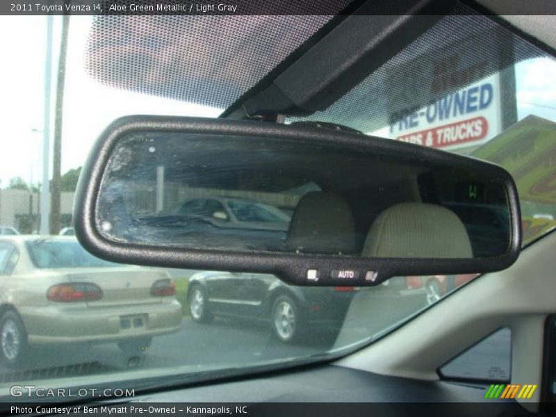 Aloe Green Metallic / Light Gray 2011 Toyota Venza I4