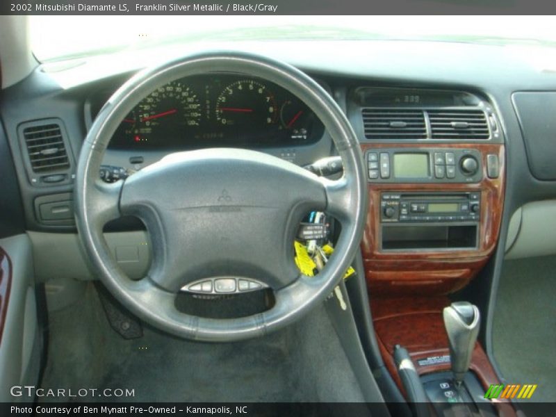 Franklin Silver Metallic / Black/Gray 2002 Mitsubishi Diamante LS