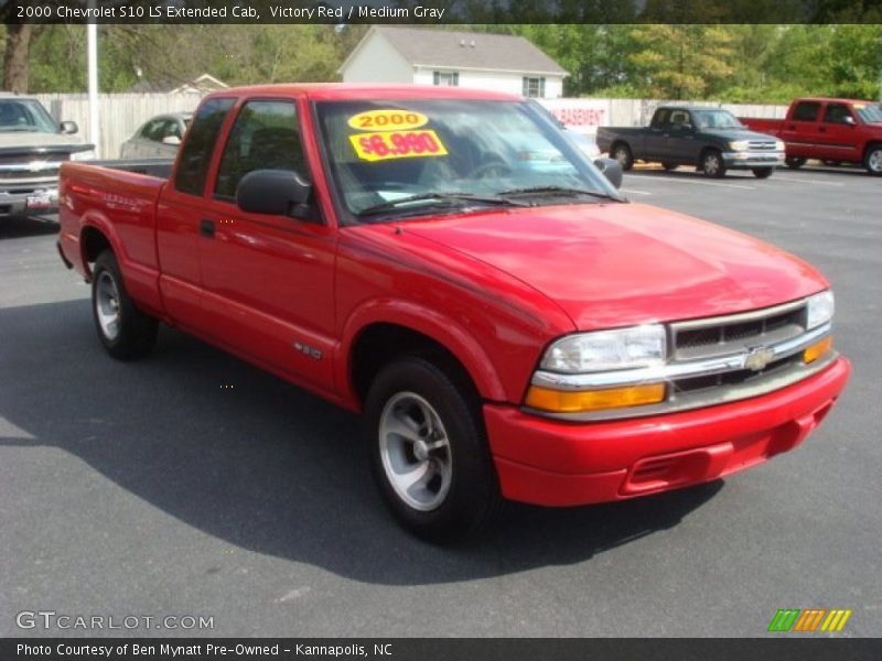 Victory Red / Medium Gray 2000 Chevrolet S10 LS Extended Cab
