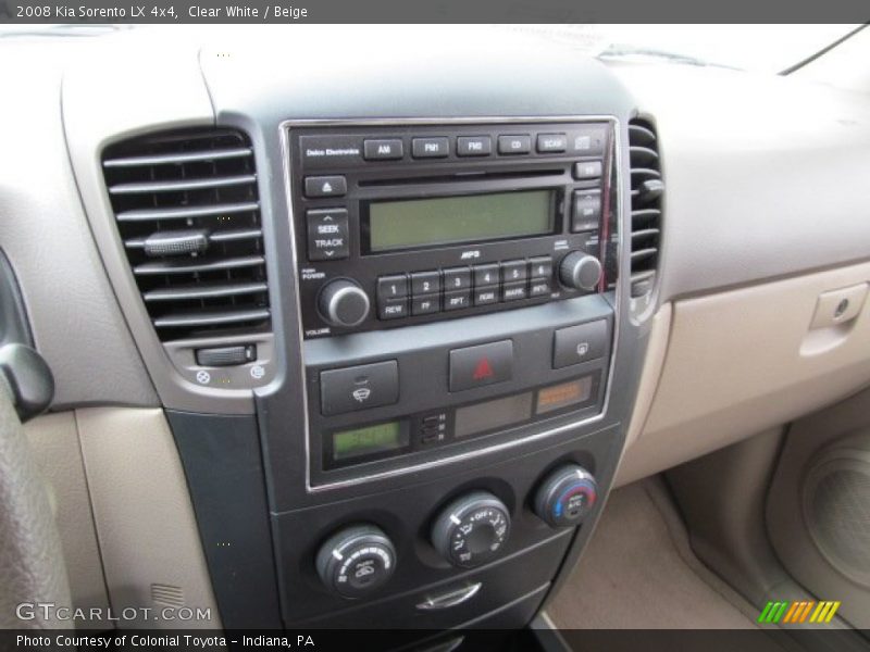 Clear White / Beige 2008 Kia Sorento LX 4x4