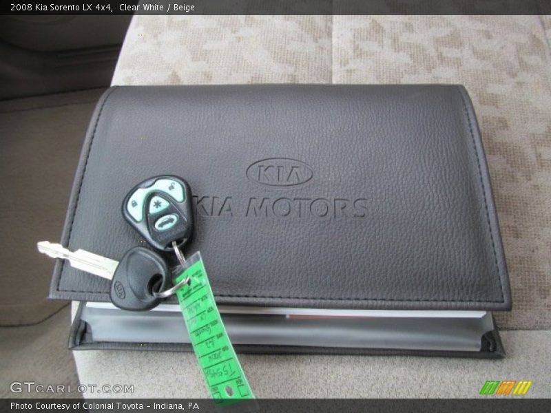 Clear White / Beige 2008 Kia Sorento LX 4x4