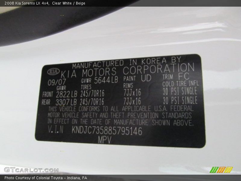 Clear White / Beige 2008 Kia Sorento LX 4x4
