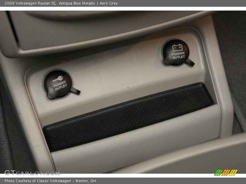 Antigua Blue Metallic / Aero Grey 2009 Volkswagen Routan SE
