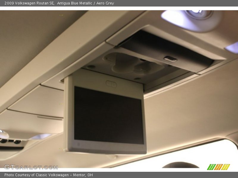 Antigua Blue Metallic / Aero Grey 2009 Volkswagen Routan SE