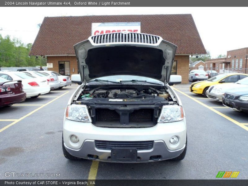 Oxford White / Light Parchment 2004 Lincoln Navigator Ultimate 4x4