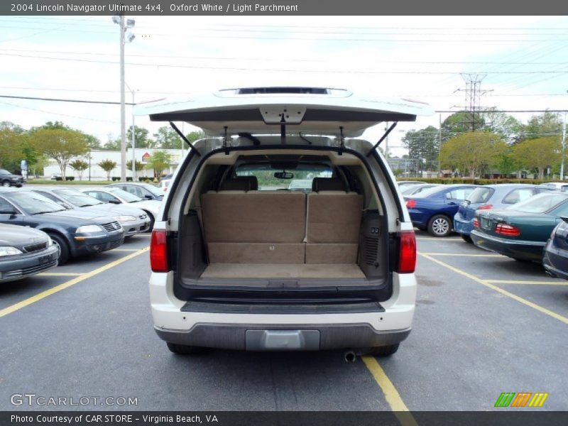 Oxford White / Light Parchment 2004 Lincoln Navigator Ultimate 4x4