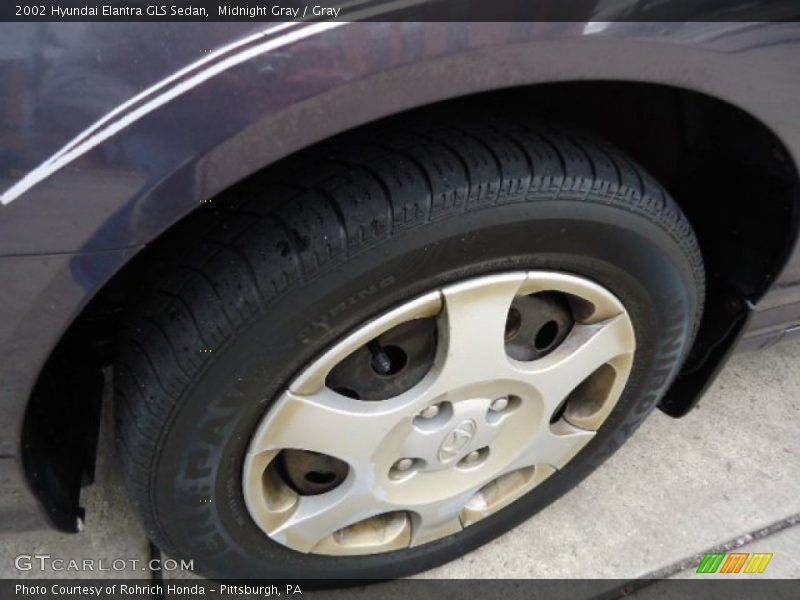 Midnight Gray / Gray 2002 Hyundai Elantra GLS Sedan